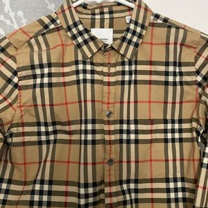 🤎🖤 Burberry Button Down Long Sleeves🖤🤎